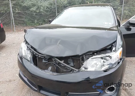 2014 Toyota Camry L/Se/Le/Xle z USA, uszkodzony, nr VIN 4T1BF1FK6EU378888